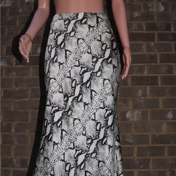 525 America Black and White Snake Print Maxi Skirt - Picture 4 of 6